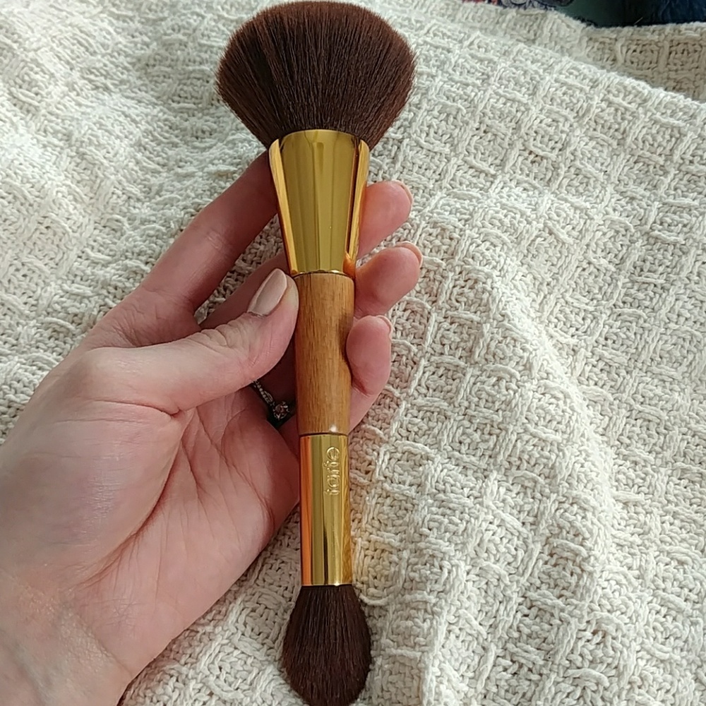 Tarte makeup brush